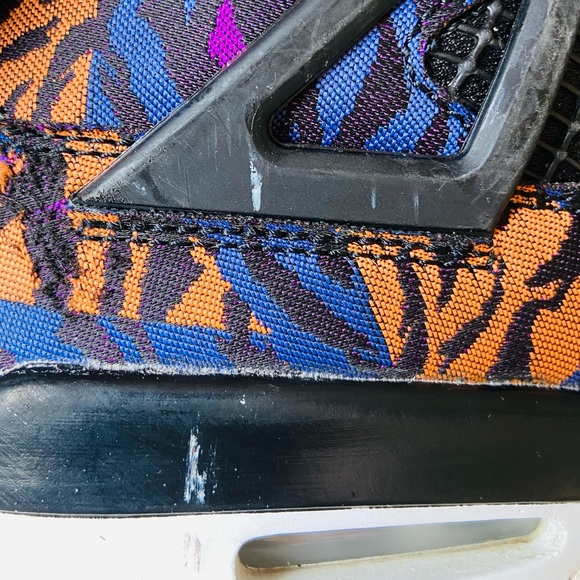 Air Jordan 4 Retro SE 5.5 Y. Black/ RushViolet. - Picture 5 of 5